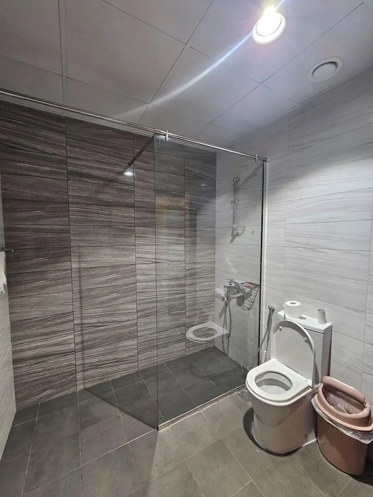 6 Bed Female Dormitory Room