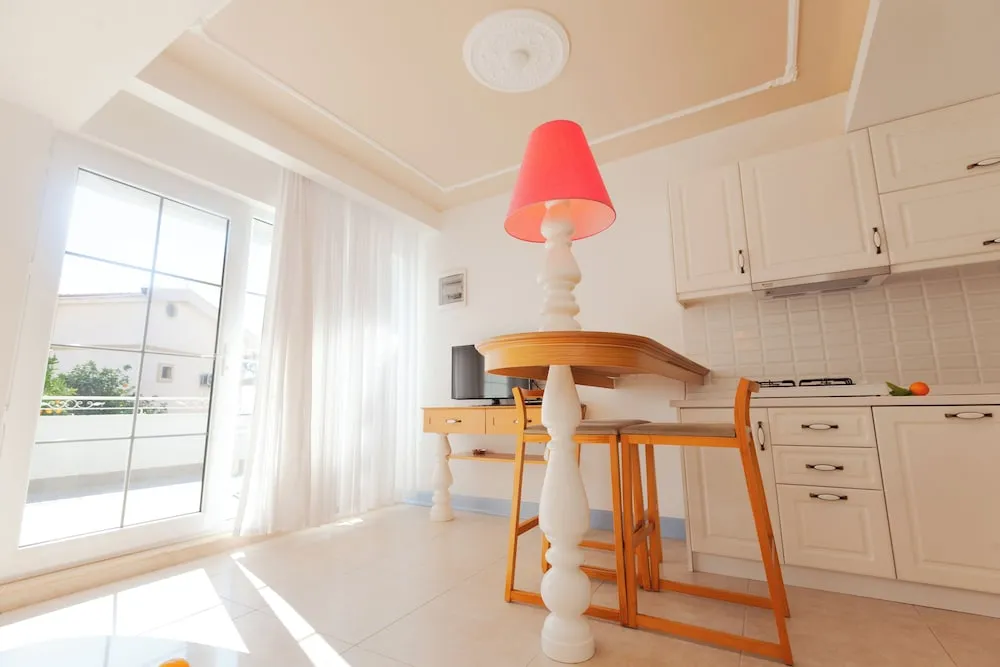 Luxury Apart Daire, Bahçe Manzaralı