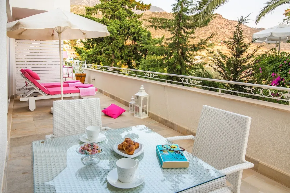 Luxury Apart Daire, Bahçe Manzaralı