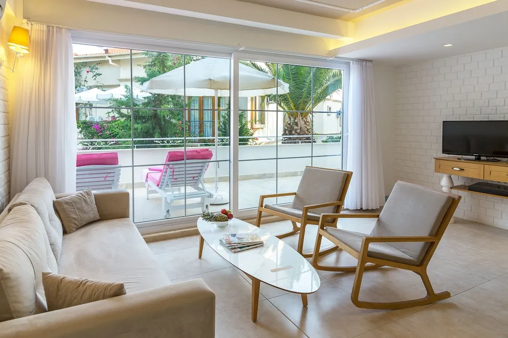 Luxury Apart Daire, Bahçe Manzaralı