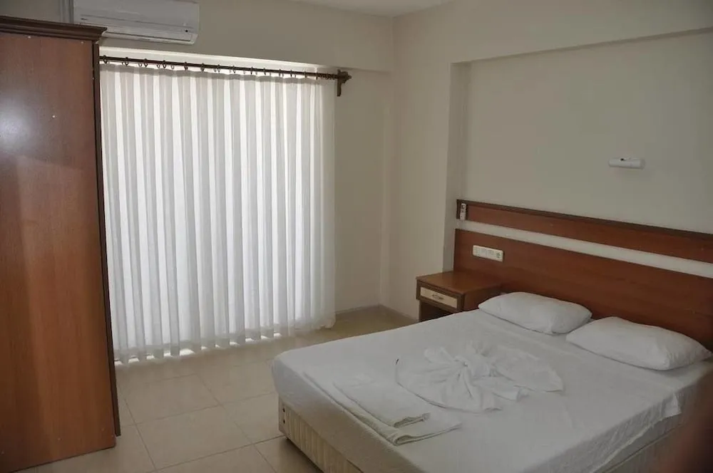 Standard Tek Büyük veya İki Ayrı Yataklı Oda (No Kitchen)
