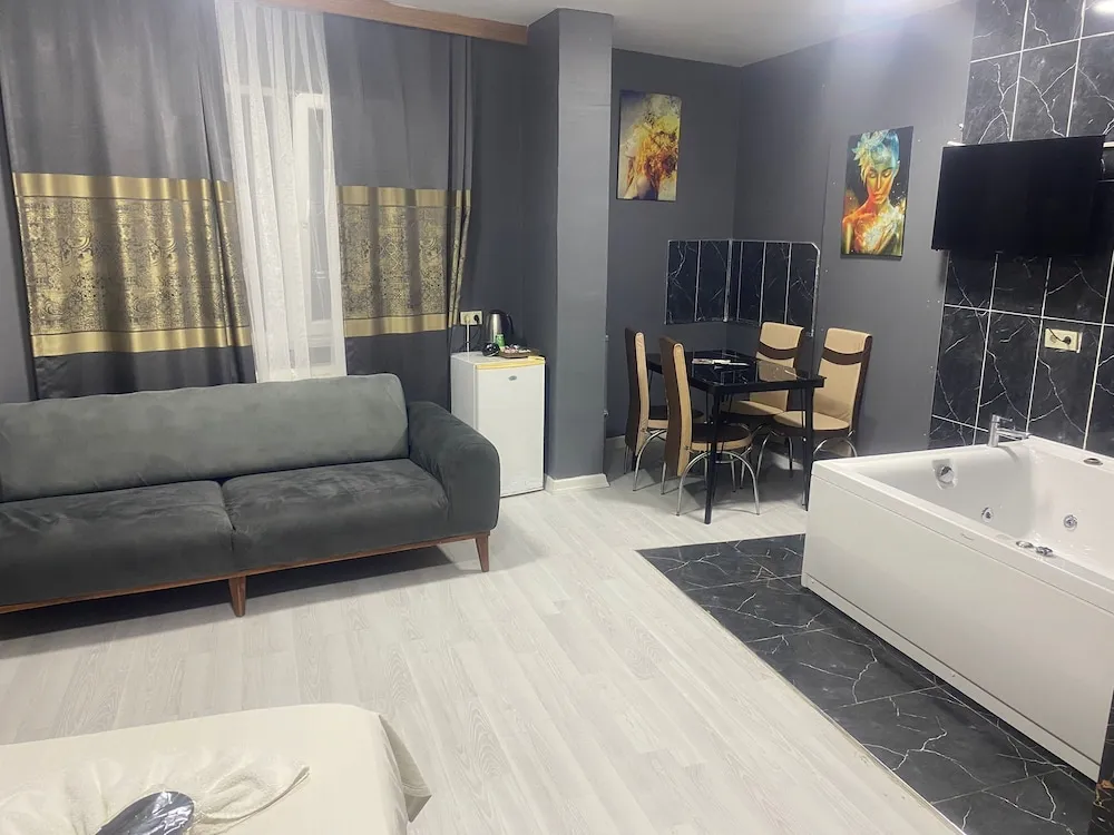 Deluxe Tek Büyük Yataklı Oda