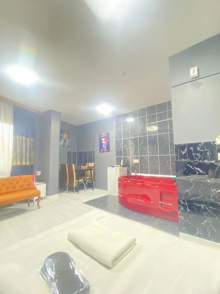 Deluxe Tek Büyük Yataklı Oda