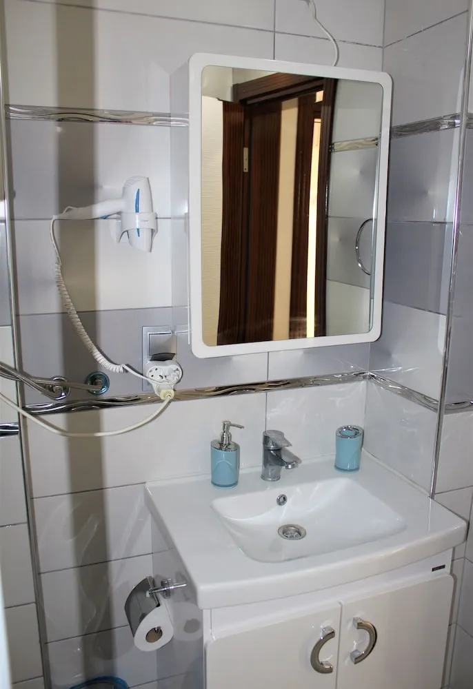 Economy Apart Daire, Balkon, Bahçe Manzaralı