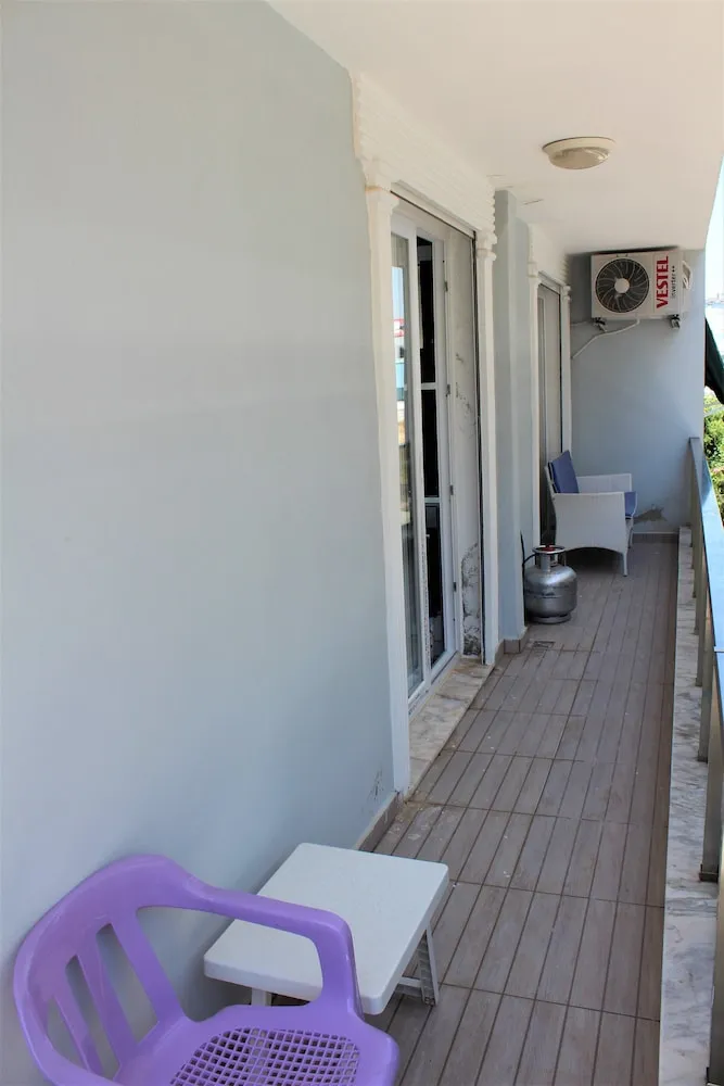 Economy Apart Daire, Balkon, Bahçe Manzaralı