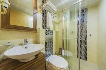 Pera Arya Hotel