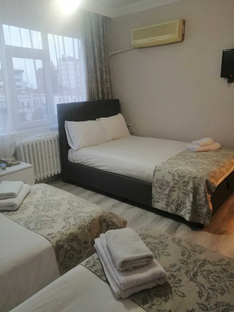 Family Üç Kişilik Oda, Şehir Manzaralı