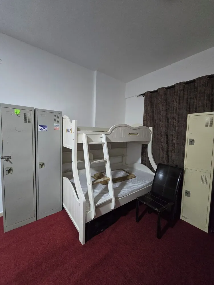 Ortak Ranzalı Oda, Karma Ranzalı Oda