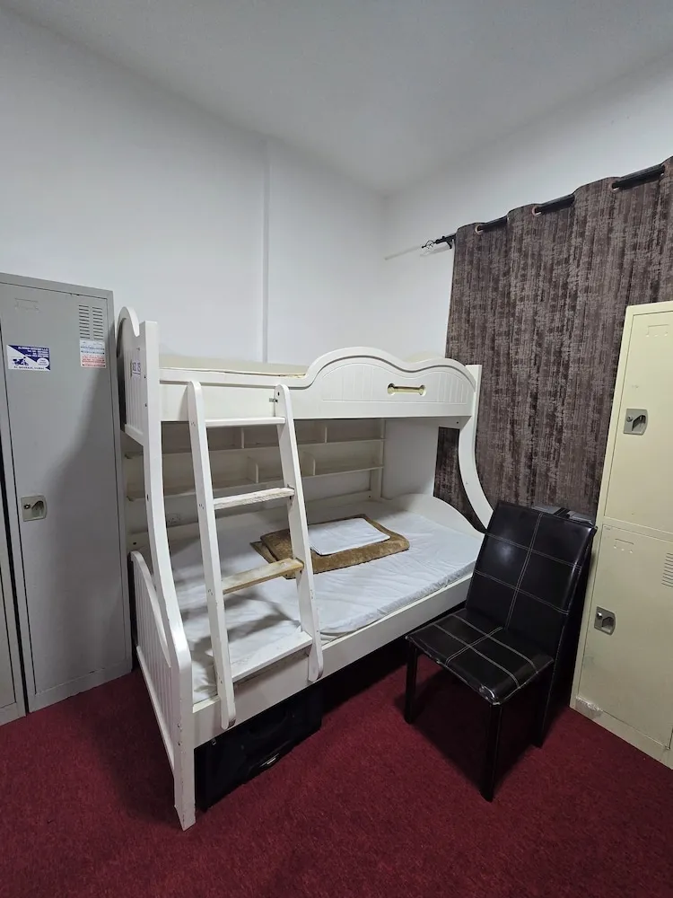 Ortak Ranzalı Oda, Karma Ranzalı Oda