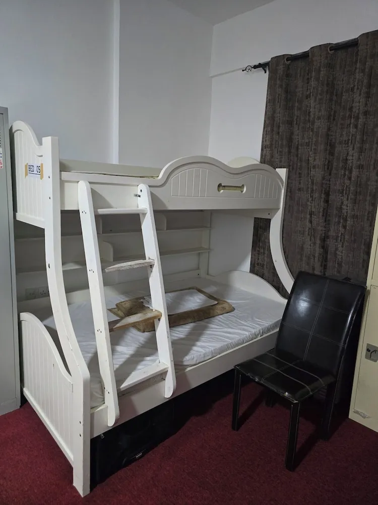 Ortak Ranzalı Oda, Karma Ranzalı Oda