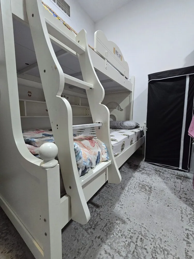 Ortak Ranzalı Oda, Sadece kadınlar için