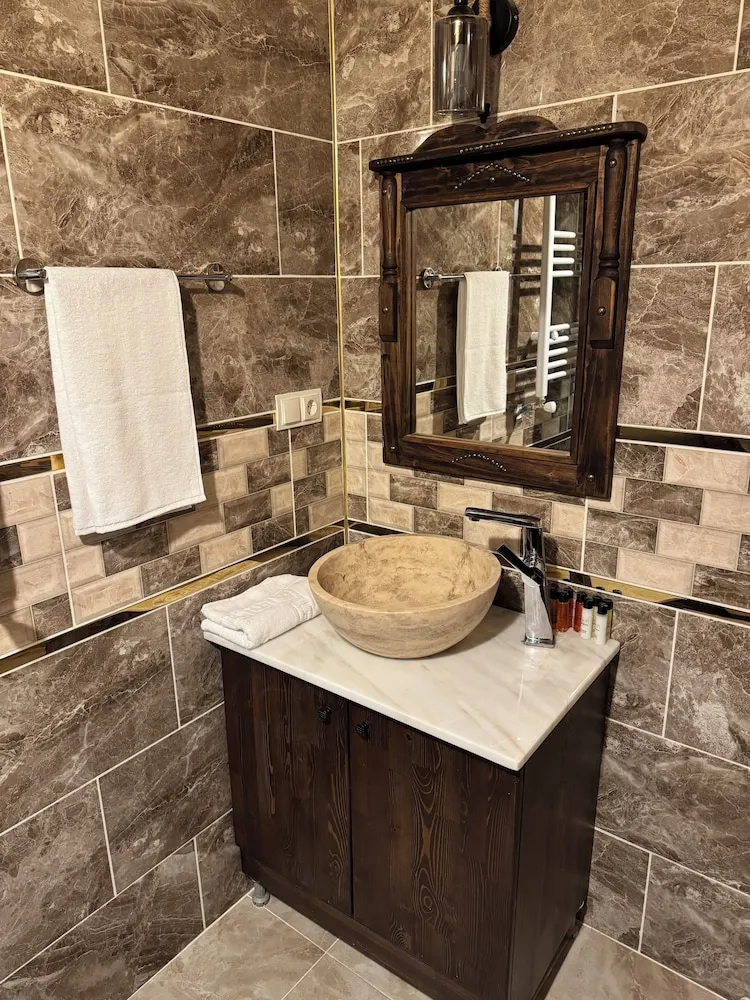 Deluxe Tek Büyük Yataklı Oda, Özel Banyo, Şehir Manzaralı