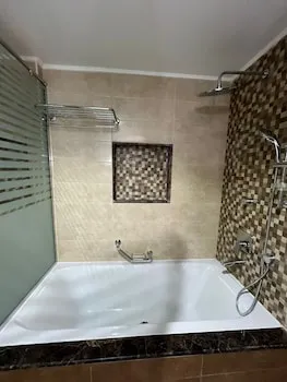 Seven Seas Hotel