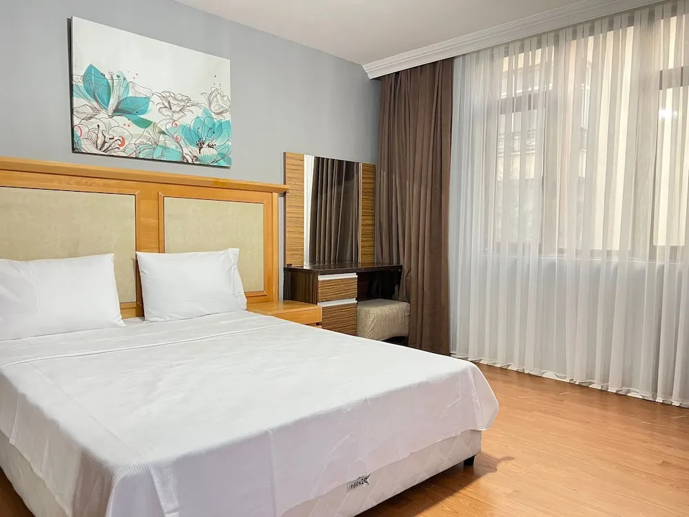 Basic Tek Büyük veya İki Ayrı Yataklı Oda, Şehir Manzaralı