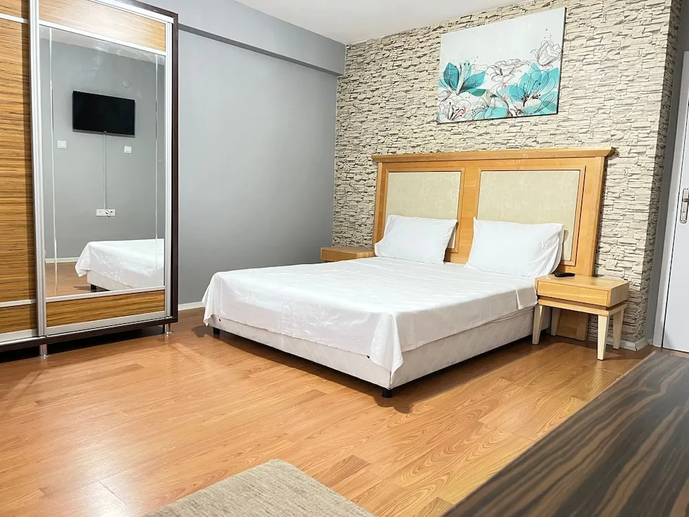 Basic Tek Büyük veya İki Ayrı Yataklı Oda, Şehir Manzaralı
