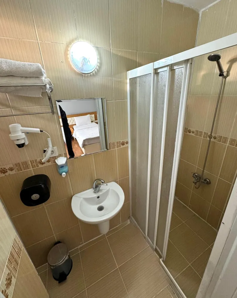 Basic Tek Büyük veya İki Ayrı Yataklı Oda, Şehir Manzaralı