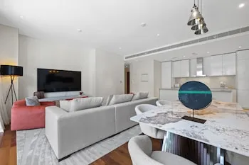 Spacious 2 BR 3rd Floor City Walk Bldg 9
