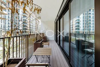 Modern Living 1BR Heart of Citywalk B12