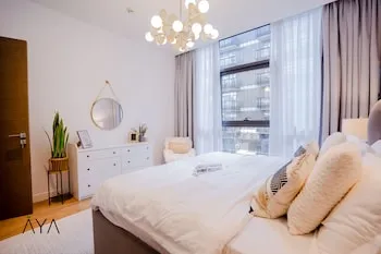 Aya - Impeccable 1BR Apartment with Balcony in City Walk