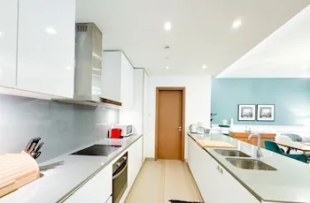 Aya - Impeccable 1BR Apartment with Balcony in City Walk
