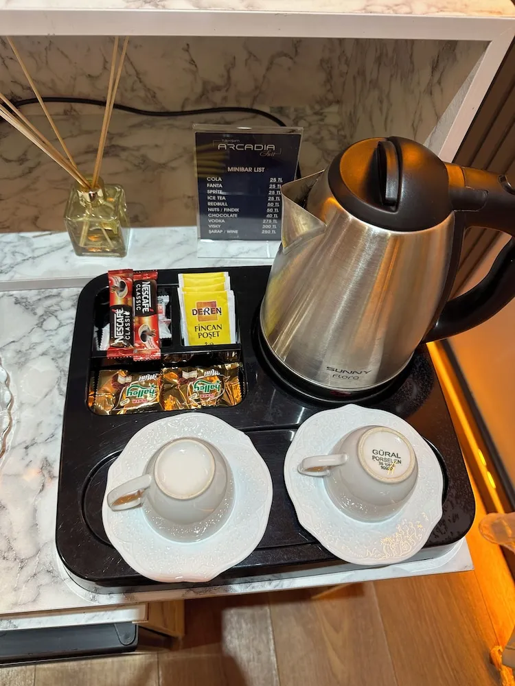 Deluxe Dört Kişilik Oda, Balkon, Şehir Manzaralı