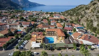 Belcehan Beach Hotel