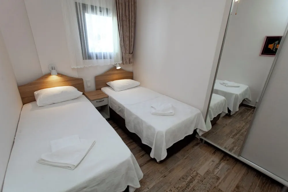 Junior Apart Daire, 2 Yatak Odası, Havuz Manzaralı