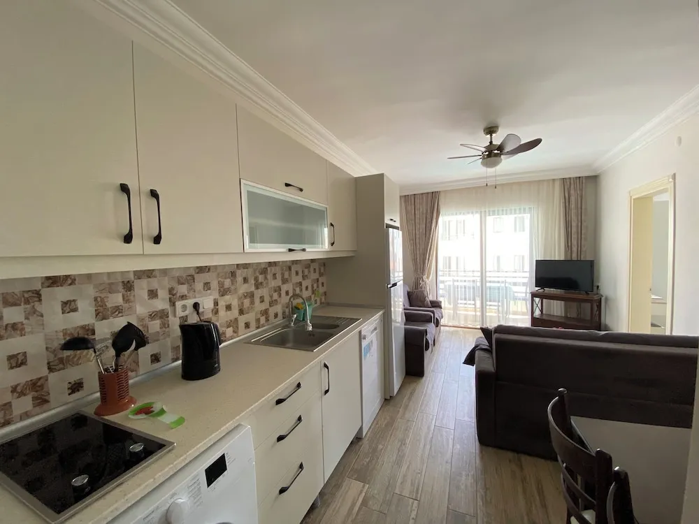 Junior Apart Daire, 2 Yatak Odası, Havuz Manzaralı