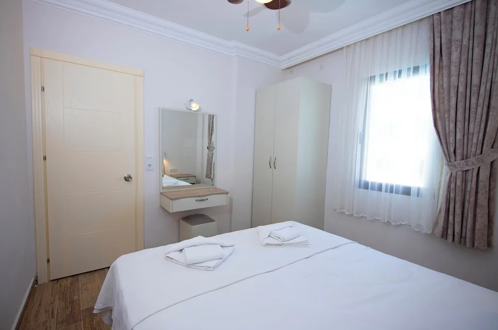Junior Apart Daire, 2 Yatak Odası, Havuz Manzaralı