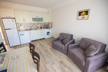 Diplomat Suites