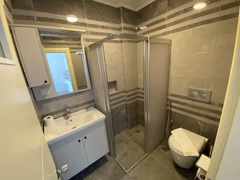 Diplomat Suites