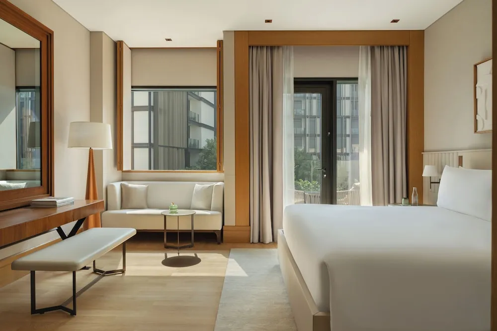 Rising Light King Guestroom with Resort View