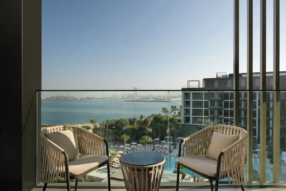 Rising Light King Guestroom with Resort View