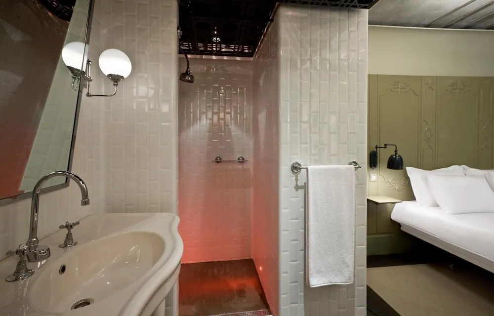 Deluxe Üç Kişilik Oda, Şehir Manzaralı