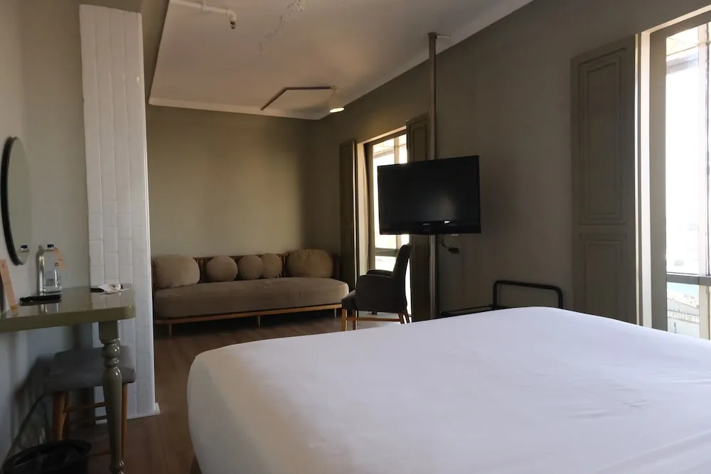 Deluxe Üç Kişilik Oda, Şehir Manzaralı
