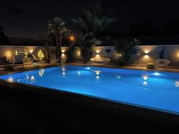 Atroa Otel