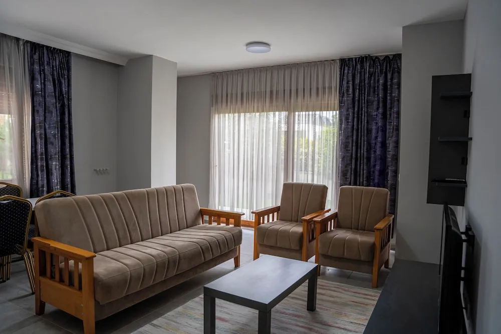 Comfort Apart Daire, Bahçe Manzaralı