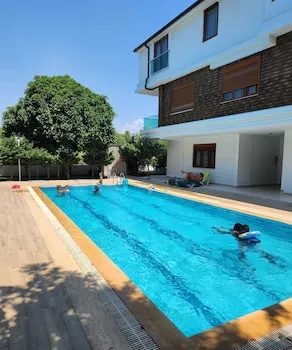 Lara Breeze Homes