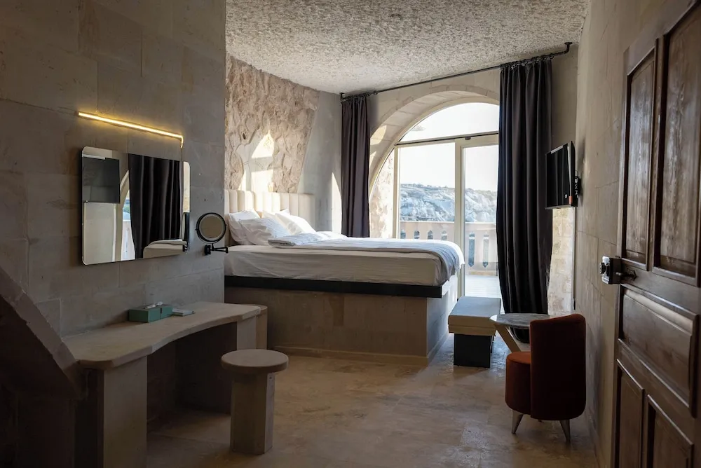 Business Tek Büyük Yataklı Oda, Avlu Manzaralı