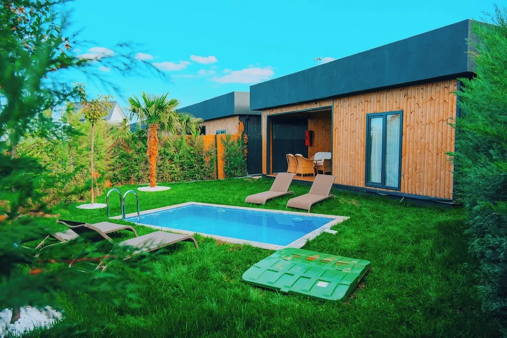 Deluxe Villa, 2 Yatak Odası, Kişiye Özel Havuzlu, Kısmi Göl Manzaralı