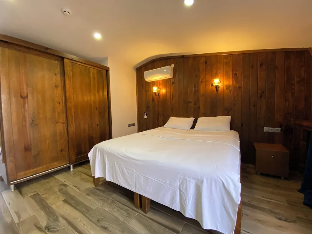 Tek Büyük Yataklı Oda, Balkon, Deniz Manzaralı