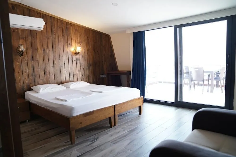 Tek Büyük Yataklı Oda, Balkon, Deniz Manzaralı