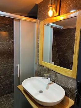 ASTROİA OTEL & BİLİM KAMPI