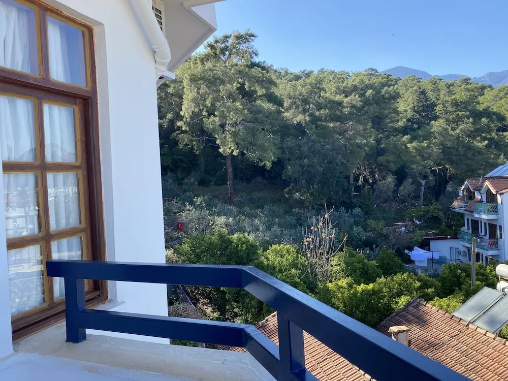 DENIZ,SEHIR, DAG MANZARALI STANDART ODA