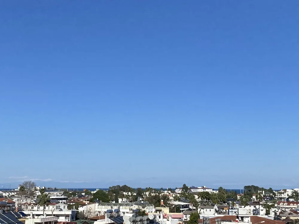 DENIZ,SEHIR, DAG MANZARALI STANDART ODA