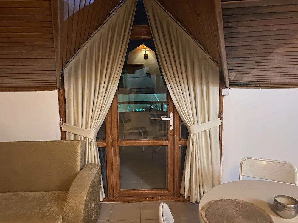 DENIZ,DAG,SEHIR,ORMAN MANZARALI,TERASLI