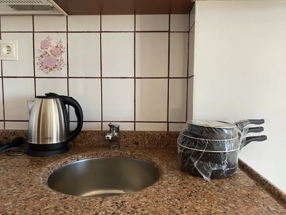 DENIZ VE SEHIR MANZARALI STUDYO DAIRE