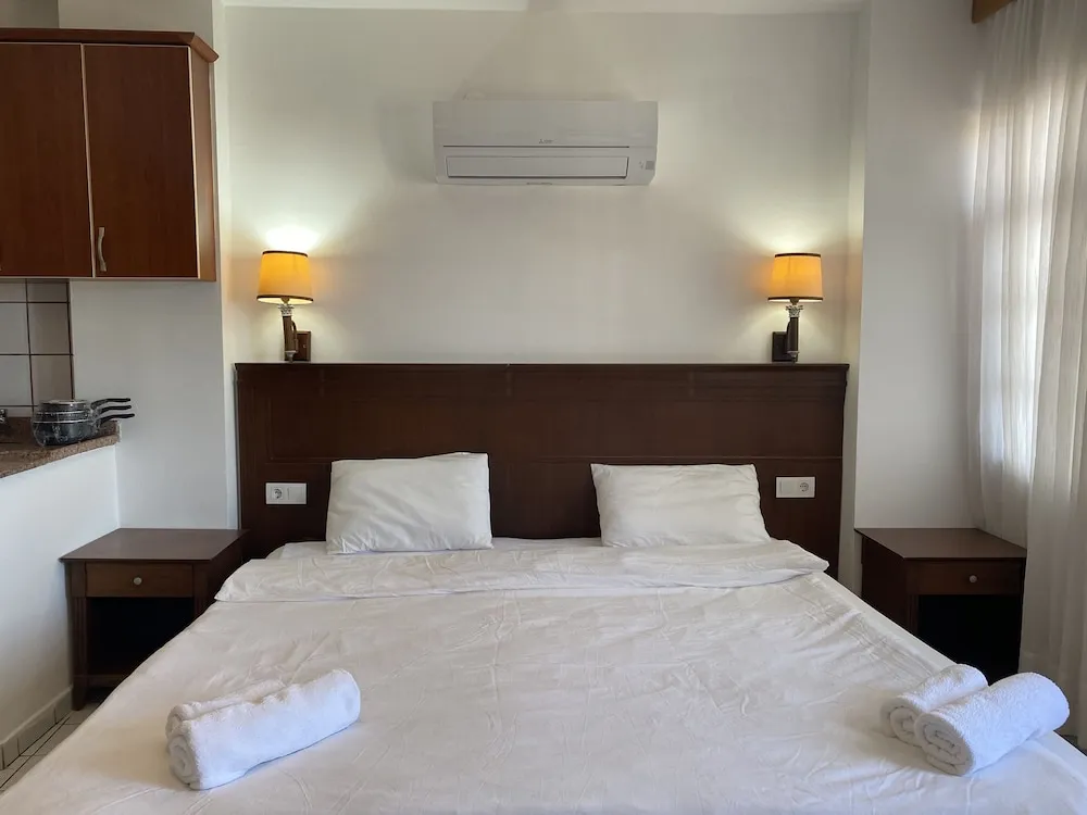 DENIZ VE SEHIR MANZARALI STUDYO DAIRE