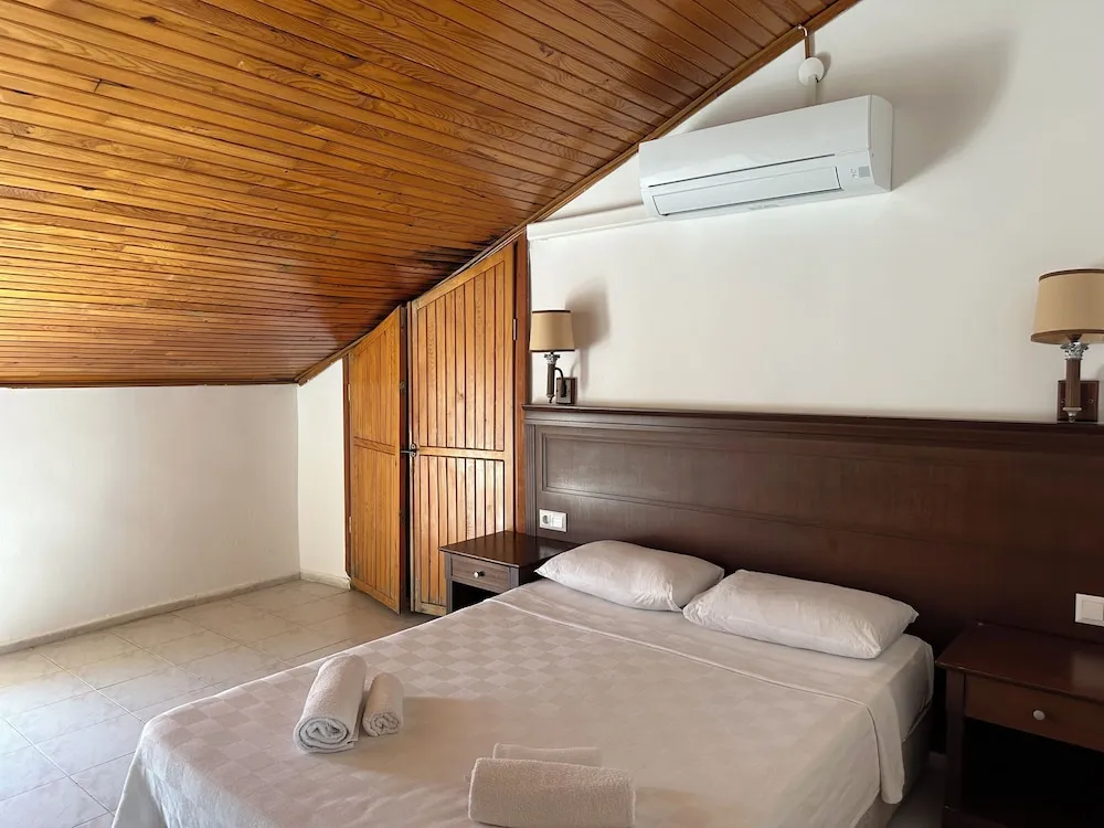 DENIZ VE SEHIR MANZARALI STUDYO DAIRE