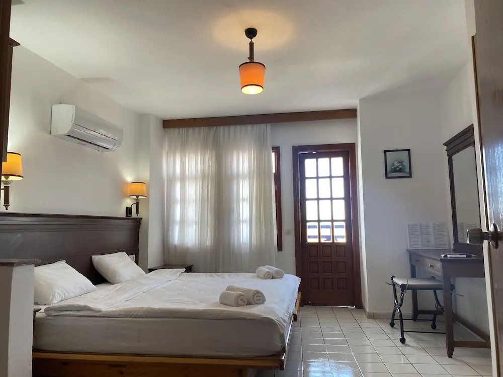 DENIZ VE SEHIR MANZARALI STUDYO DAIRE